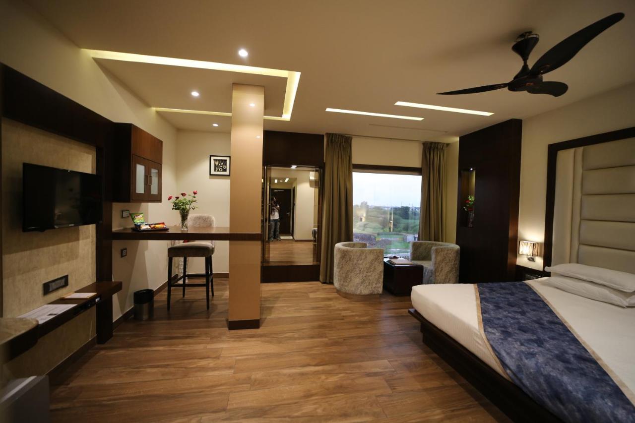 Hotel Prince Viraj 贾巴尔普尔 外观 照片